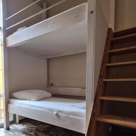 Jetpak Alternative Eco Hostel Салоники Экстерьер фото